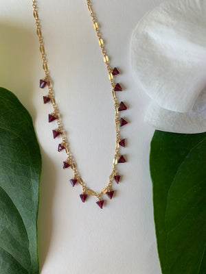 
                
                    Load image into Gallery viewer, Garnet Tessellate Short Necklace
                
            